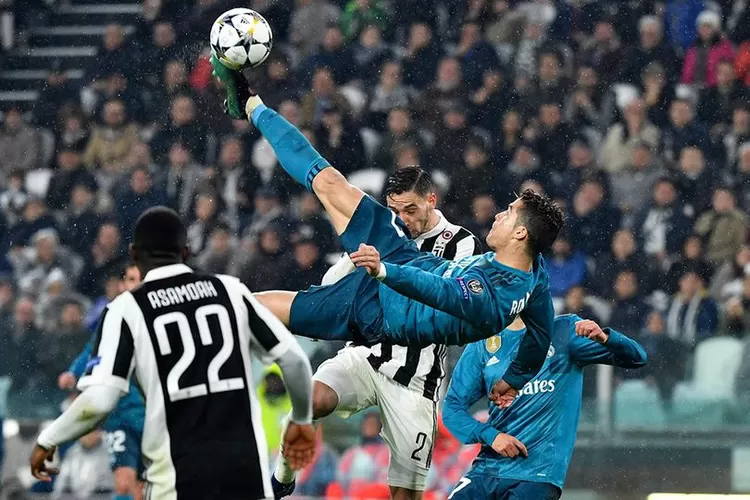 Stadion meledak, Ronaldo Cetak Gol Salto Spektakuler