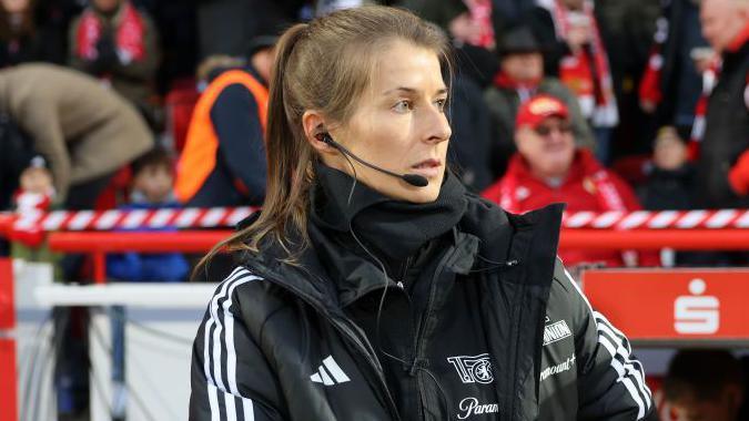 Wanita Pelatih Bundesliga: Union Berlin Tunjuk Marie-Louise Eita, Cetak Sejarah Baru